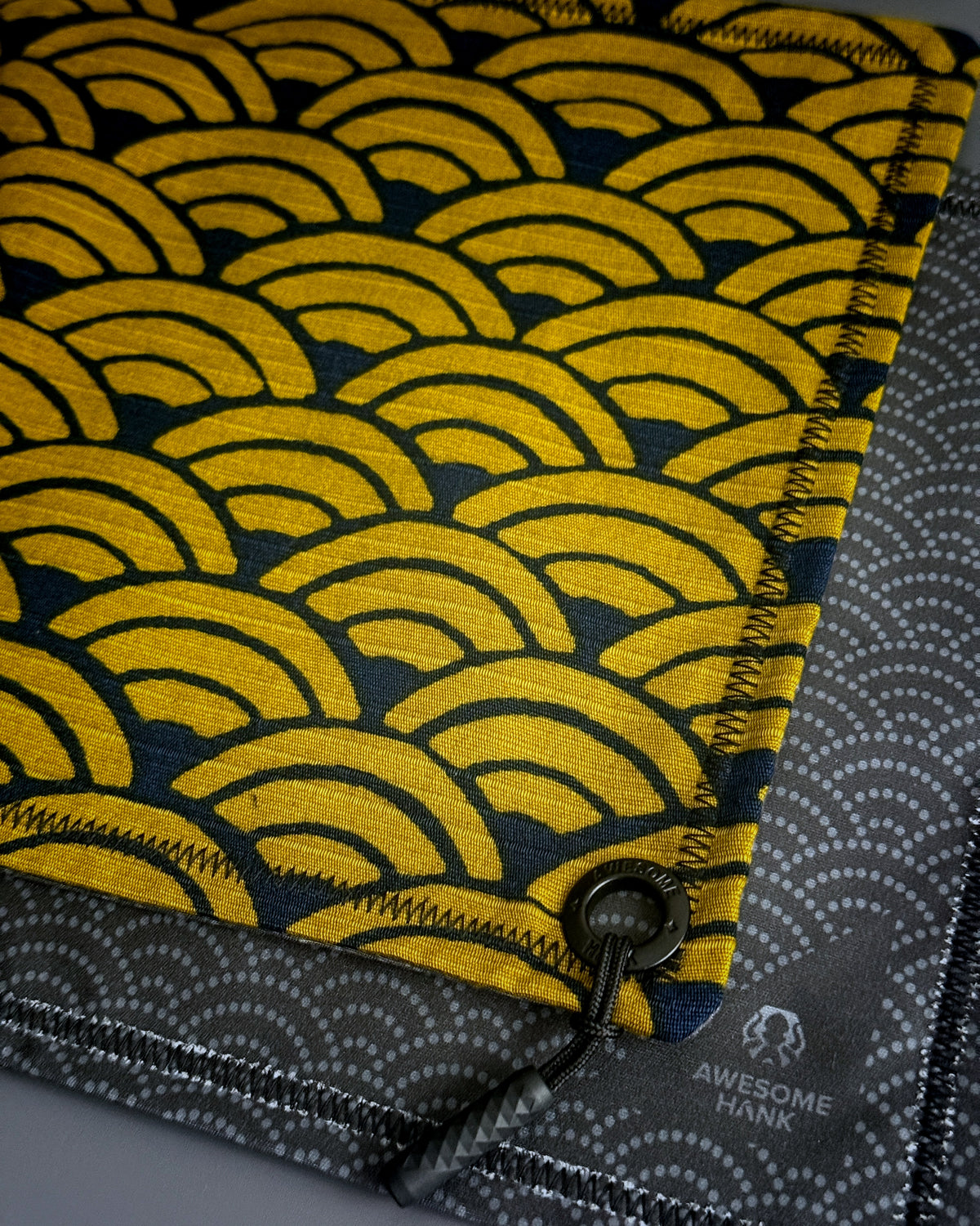 OONAMI GOLD WAVE HANDKERCHIEF (XL) - EDC HANK