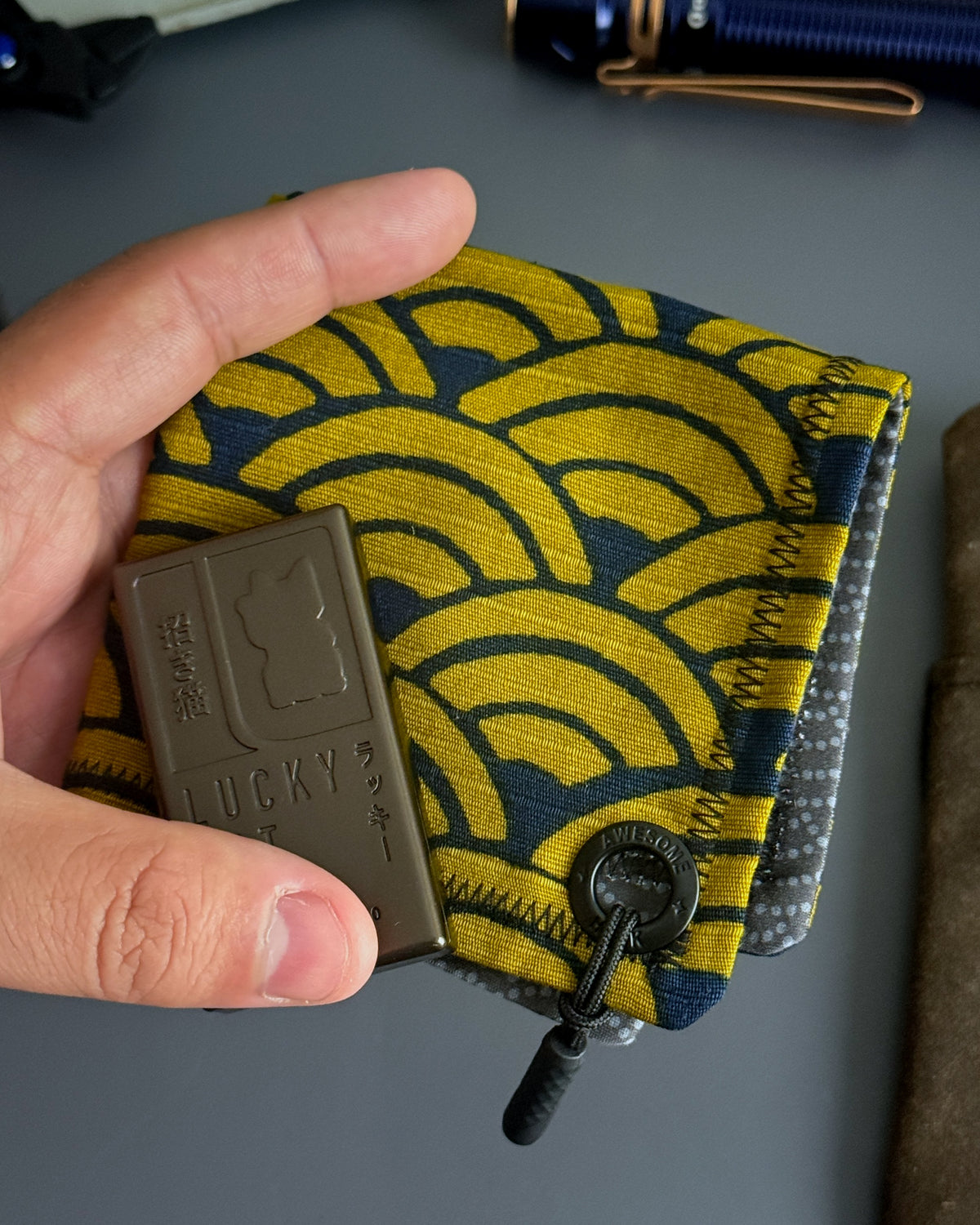 OONAMI GOLD WAVE HANDKERCHIEF (XL) - EDC HANK