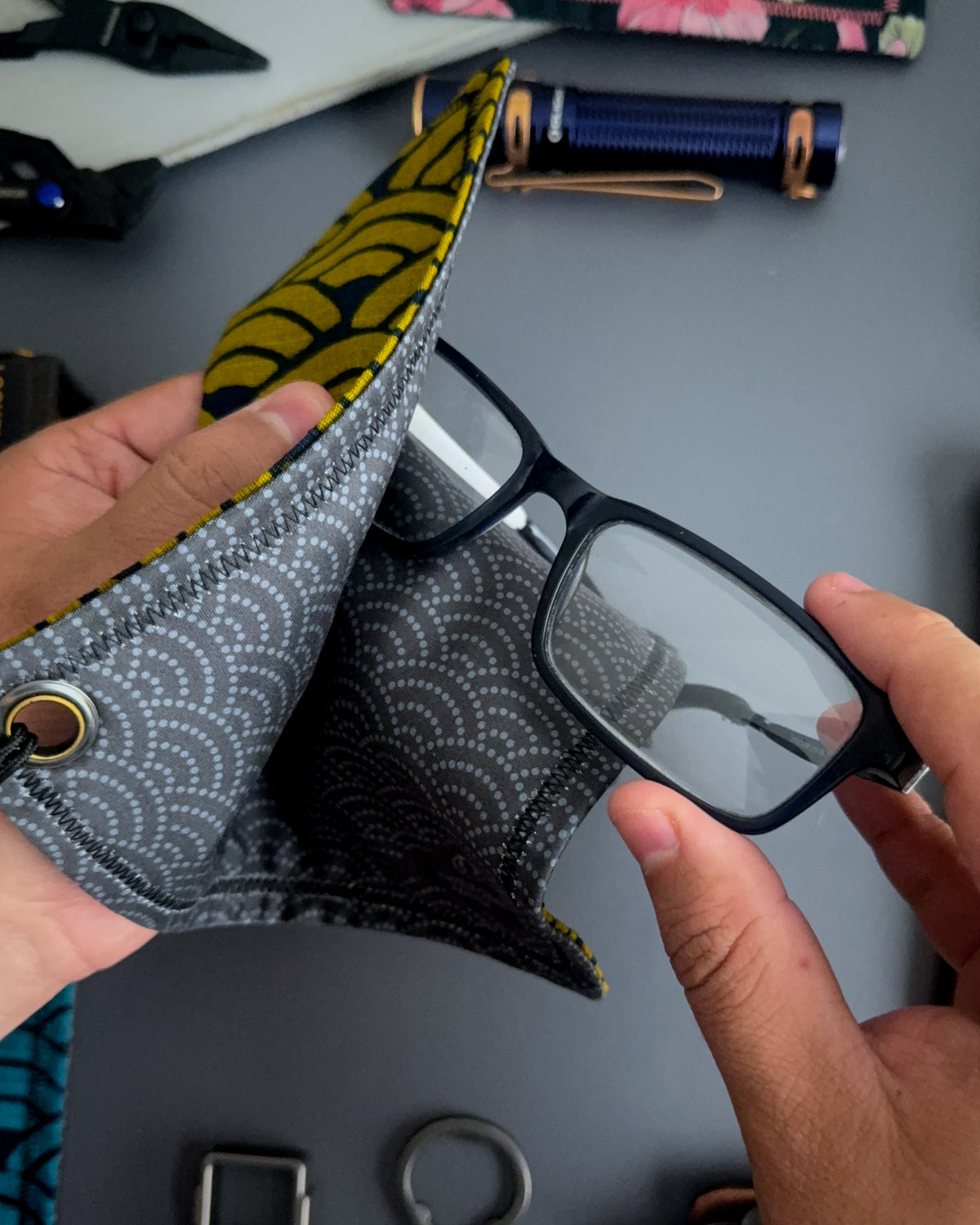 OONAMI GOLD WAVE HANDKERCHIEF (XL) - EDC HANK
