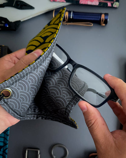 OONAMI GOLD WAVE HANDKERCHIEF (XL) - EDC HANK