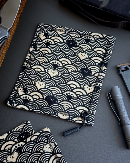 CAT WAVES B&W HANDKERCHIEF (MINI) - EDC HANK