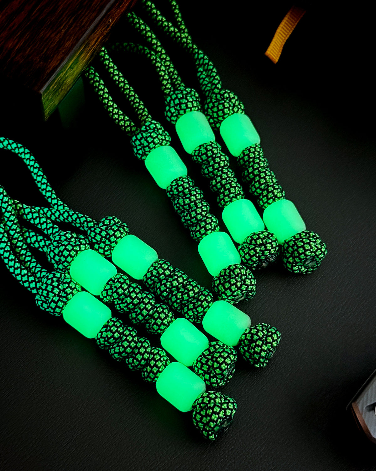 EVERFORGE GREEN-GLOW BARREL LANYARD