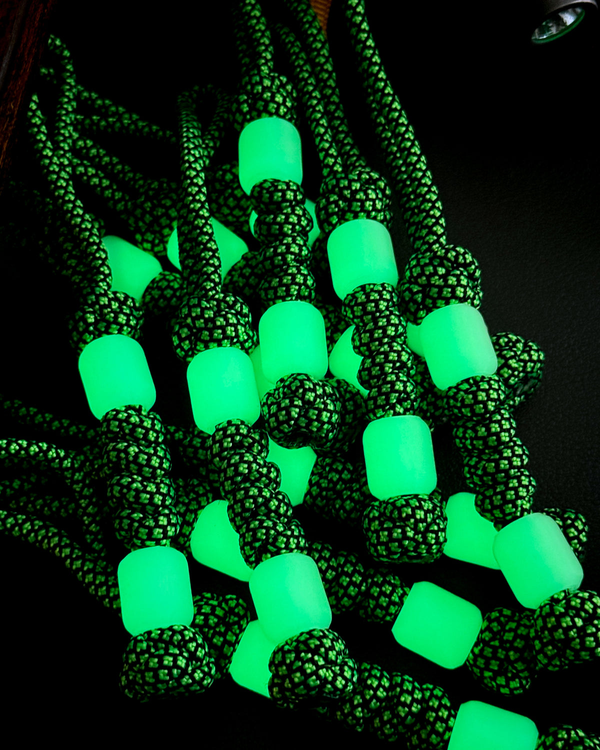 EVERFORGE GREEN-GLOW BARREL LANYARD