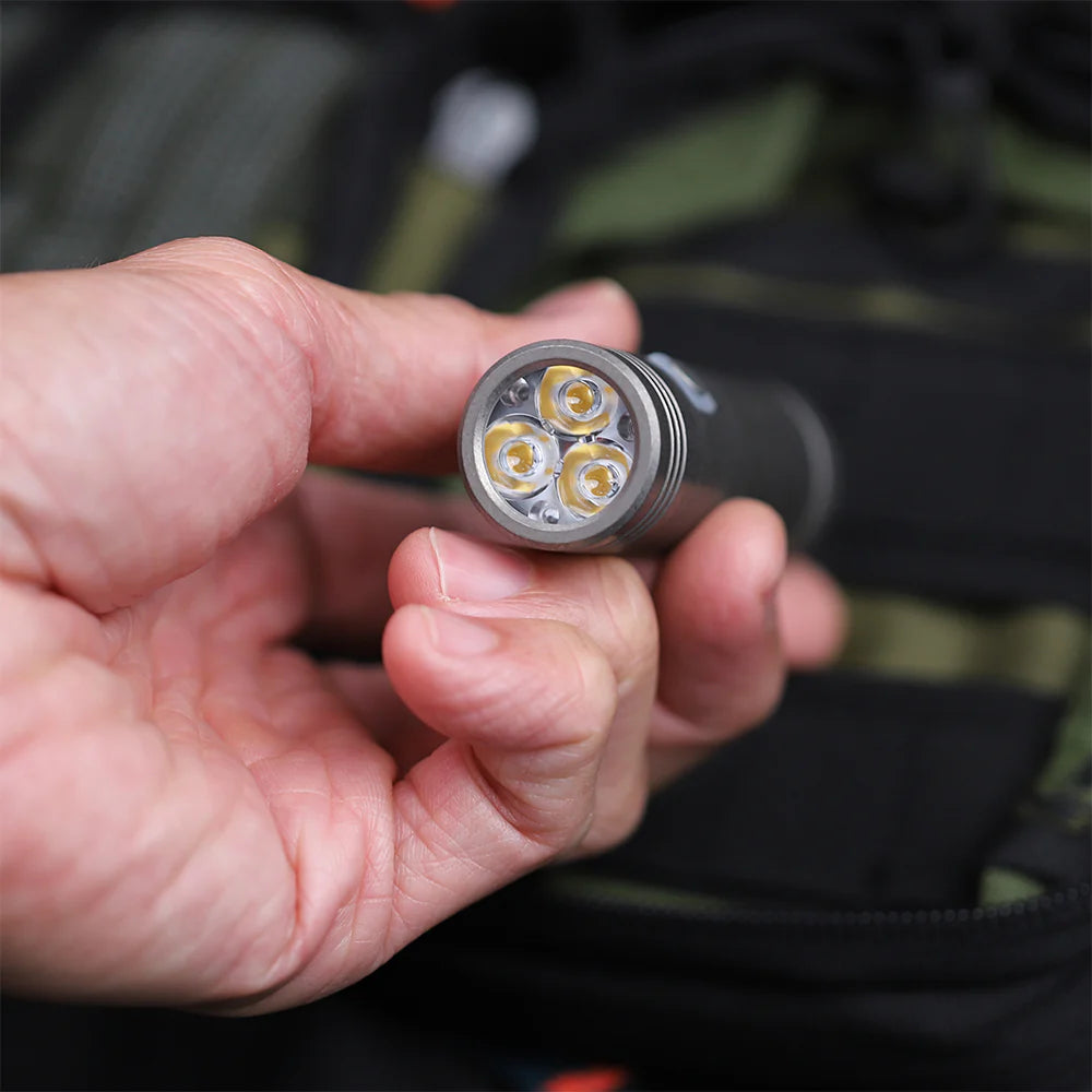 DAPPER DESIGN HIKARI POCKET FLASHLIGHT W/ CLIP (STONEWASHED TITANIUM)