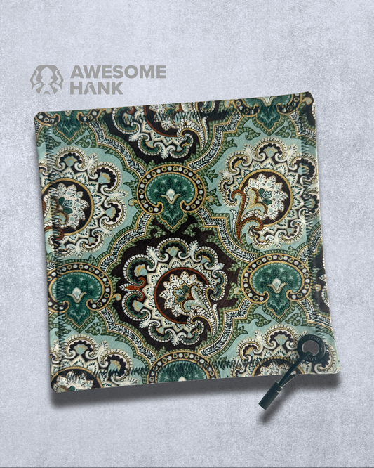 MODERN PAISLEY IN GREEN HANDKERCHIEF (XL)